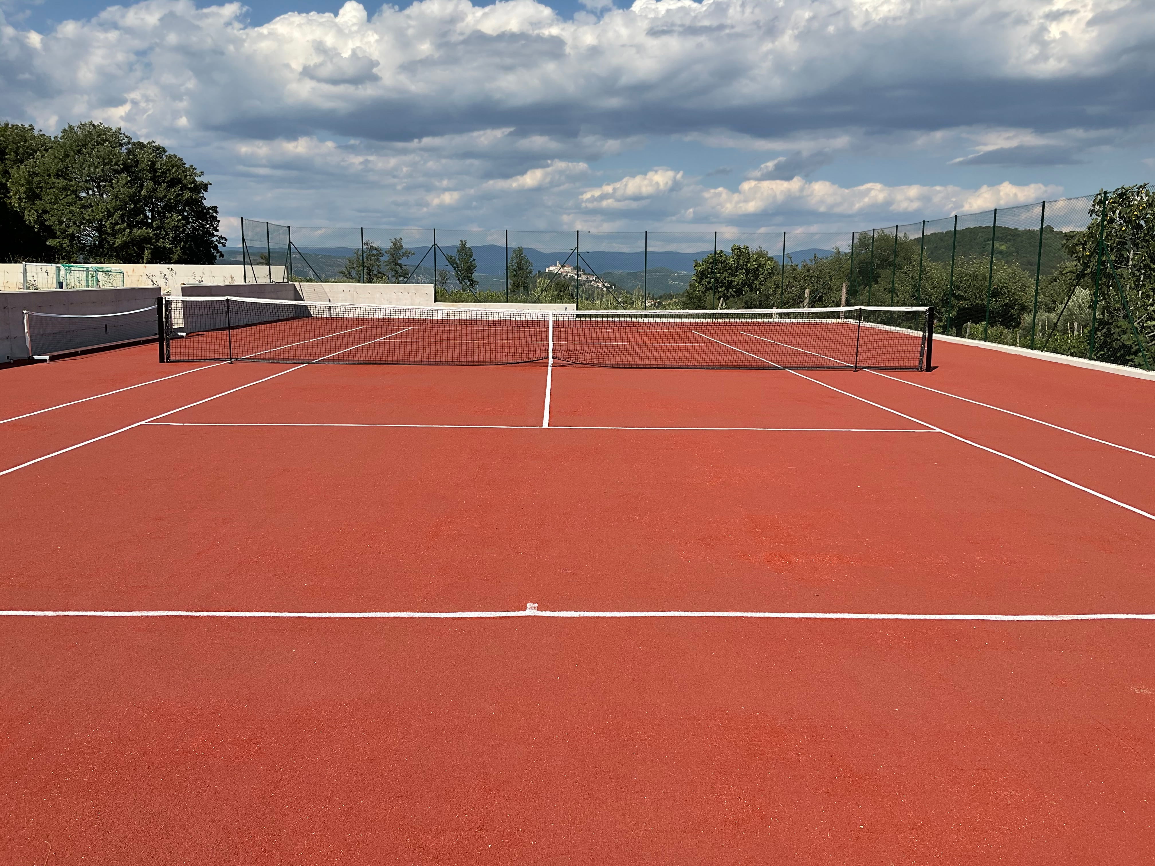 RuKortXClay teniski teren od umjetne trave kod Motovuna