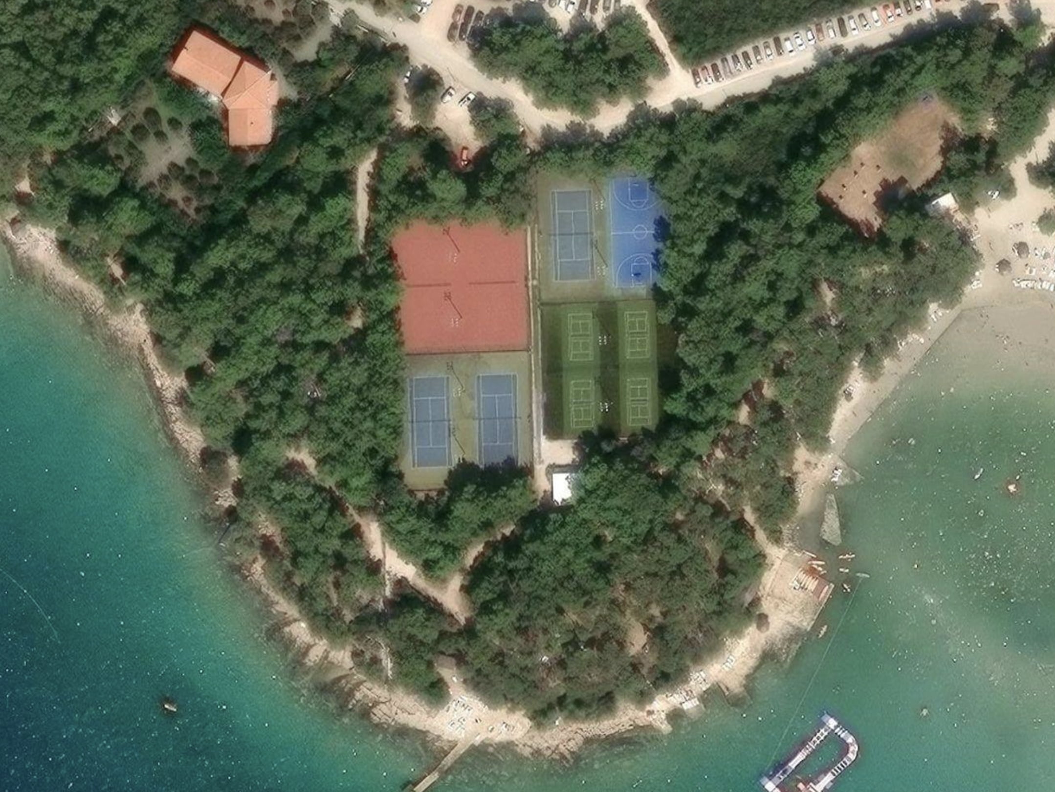 Pine Beach Resort slikan iz zraka