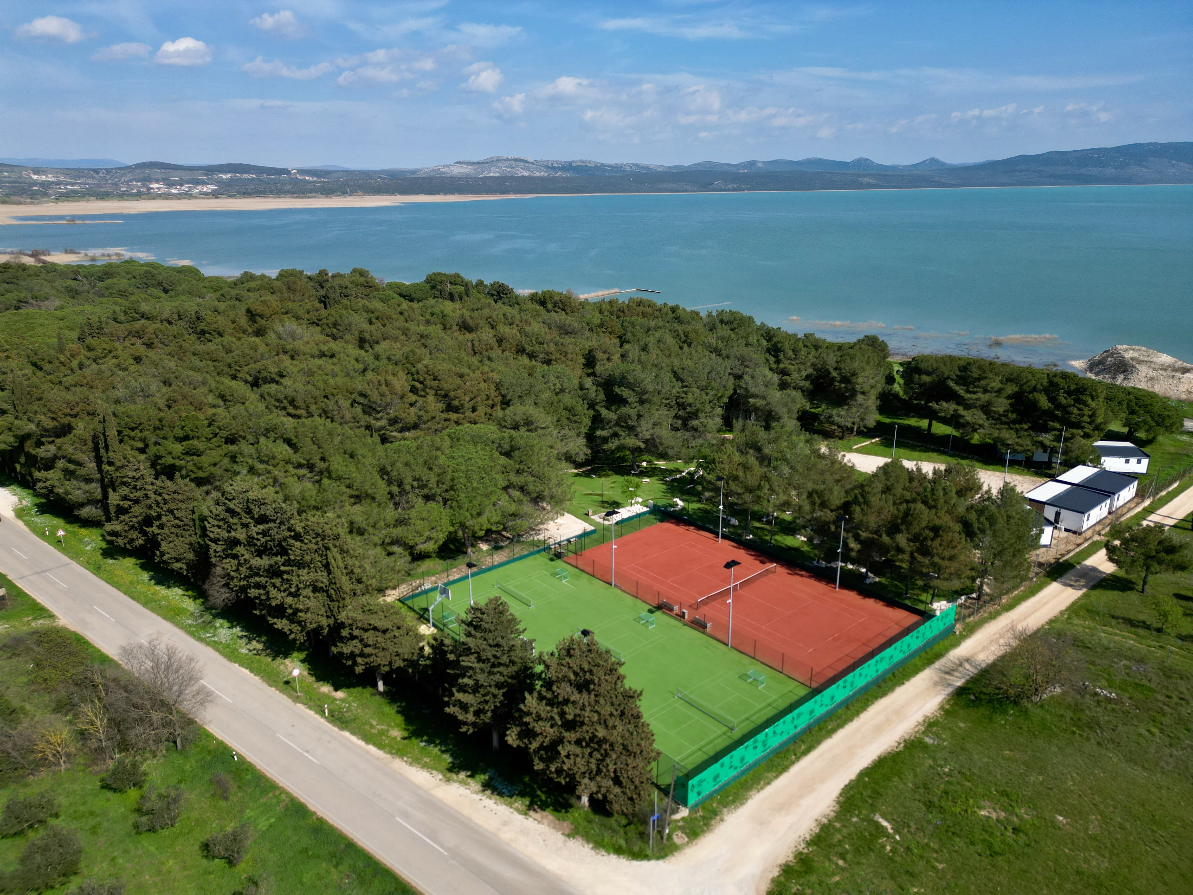 RuKortXGrass i RuKortXClay teniski tereni od umjetne trave u Kamp Crkvine