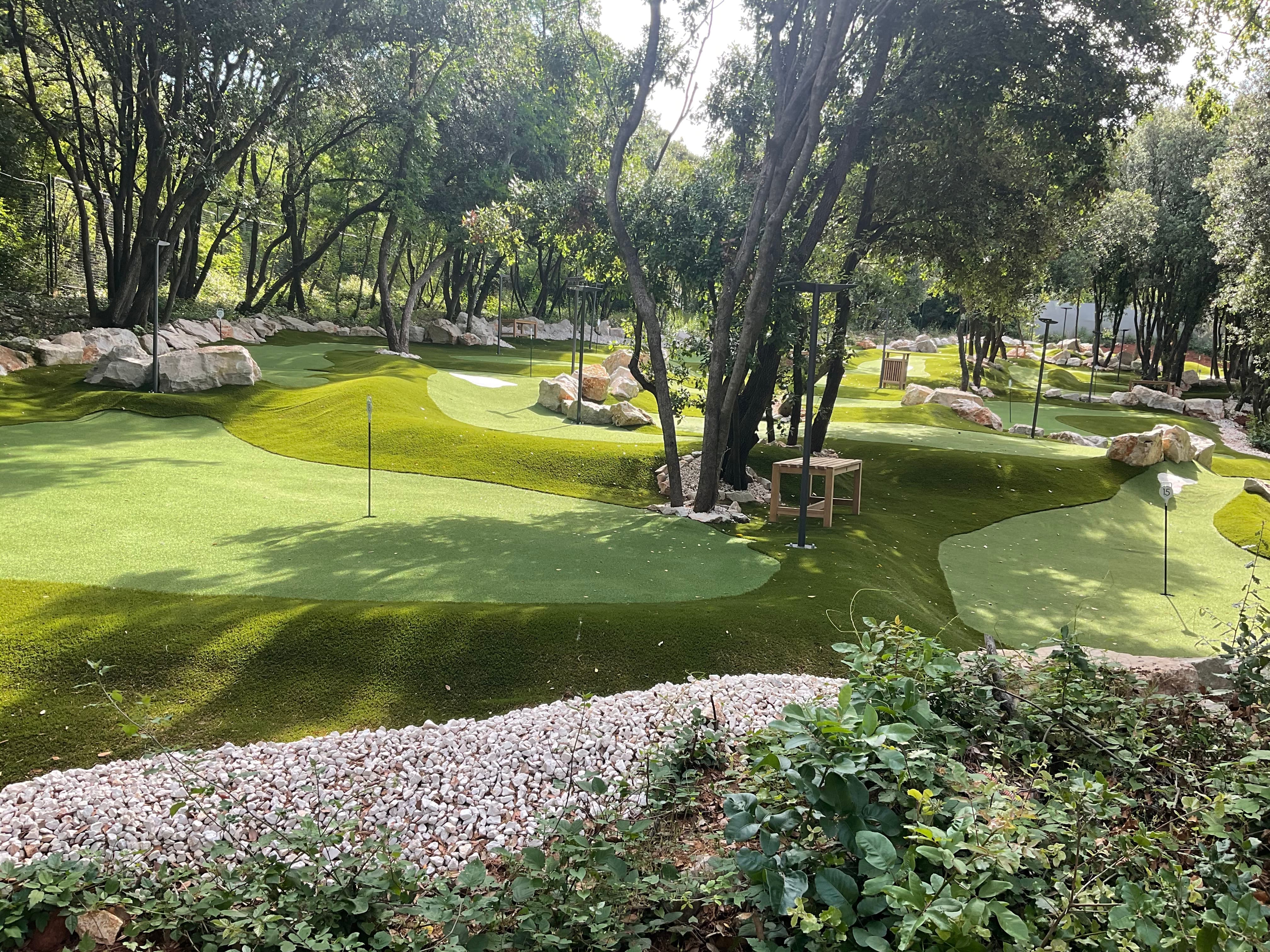 Exclusive Mini Golf Kamp Veštar